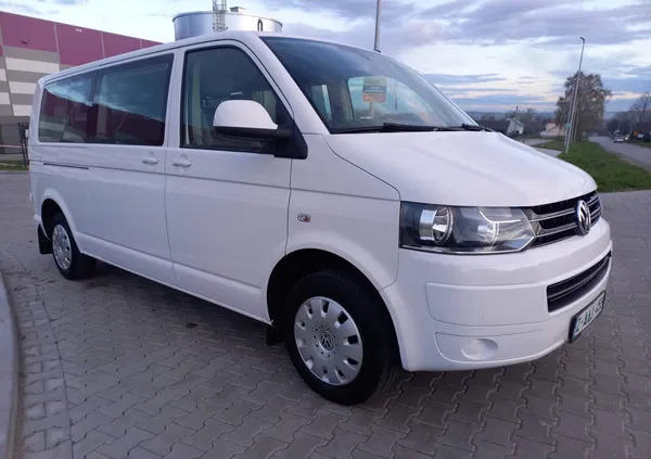 podkarpackie Volkswagen Caravelle cena 118000 przebieg: 104000, rok produkcji 2015 z Krzywiń